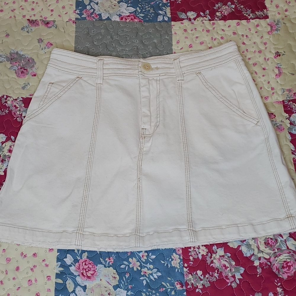 We The Free Stretch Cream Short Denim Skirt, Sz 28